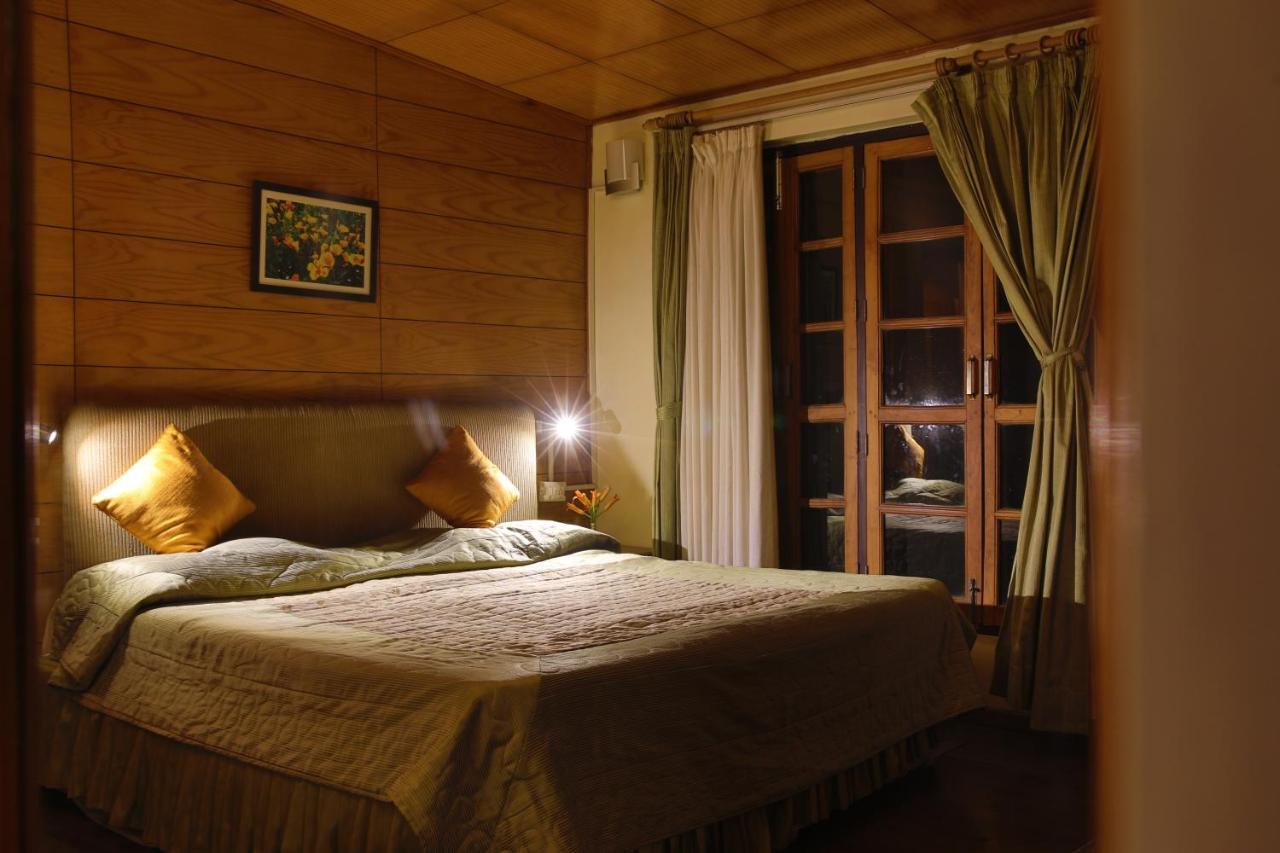 The Lake Resort Naukuchiatal Exterior photo